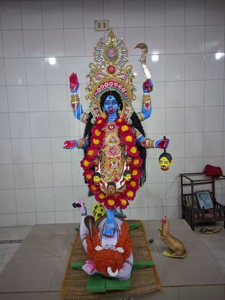 ডুব দে রে মন কালী বলে, হৃদিরত্নাকরের অগাধ জলে 🌺